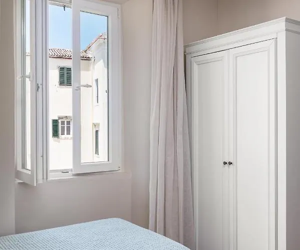 Fotiadis Family Luxury By Konnect